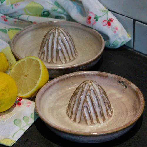 Citruspress timmervikens keramik presentproffsen keramik handgjord drejad